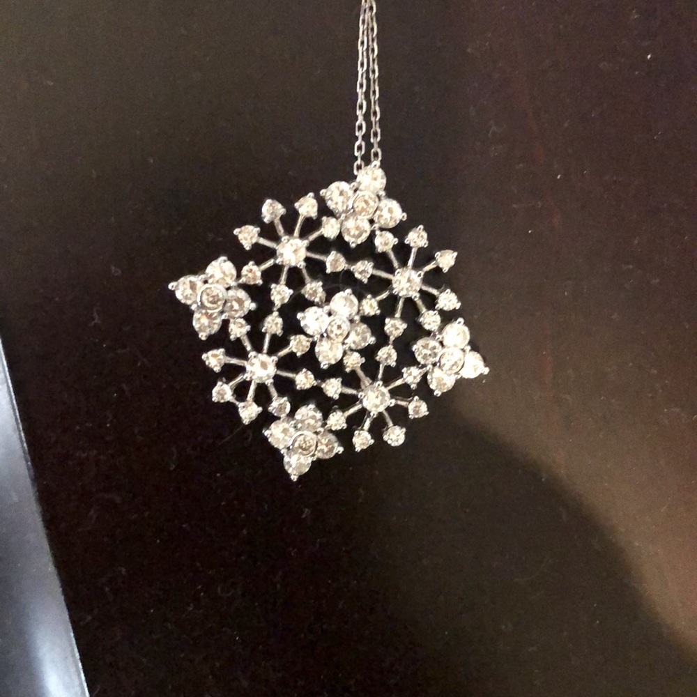 Snowflake necklace